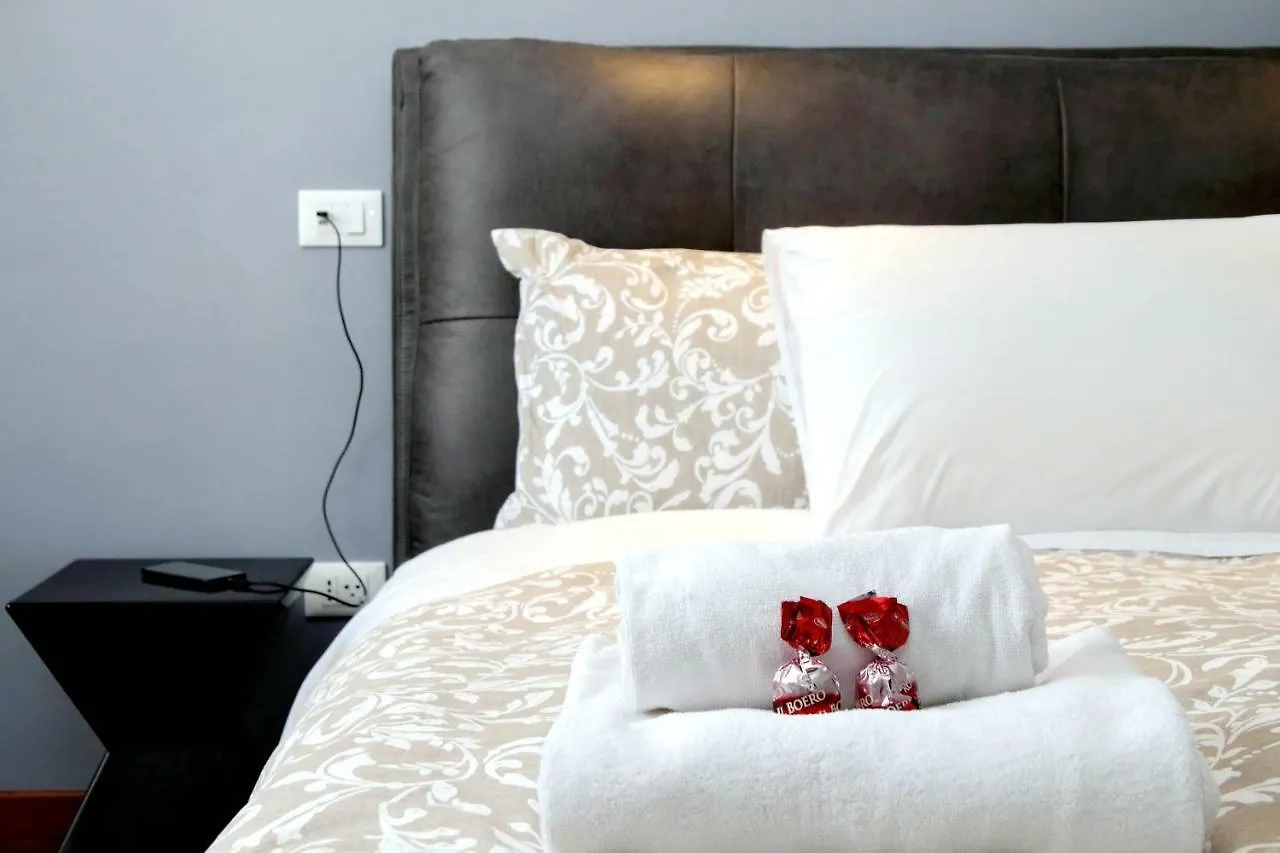 Sapphire Apartment Rom