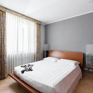 Apartament Crosti, Rzym